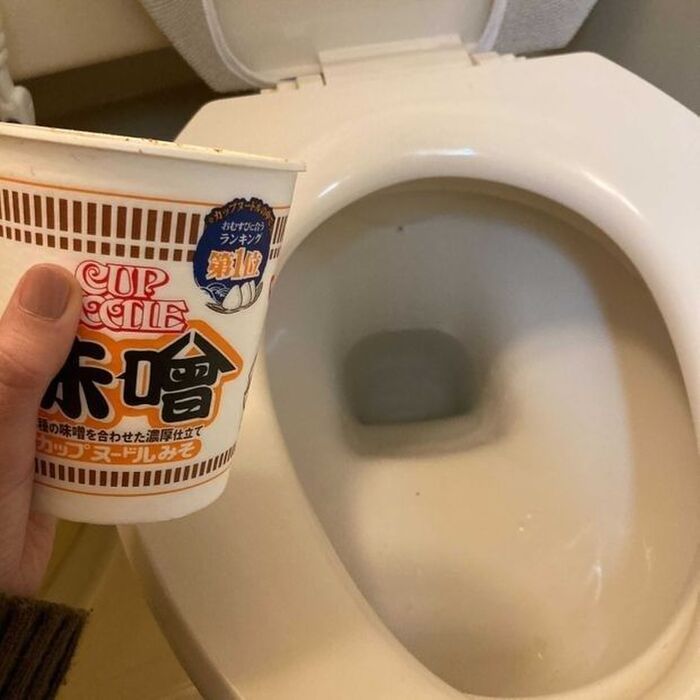 ①トイレに流す