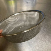 お湯で流さないで! ザルを清潔に使うには