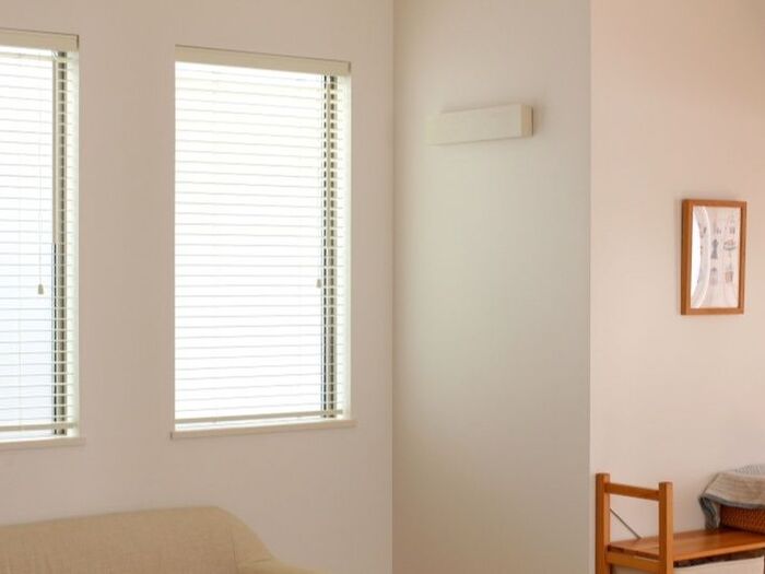 リビングの壁に長押を設置