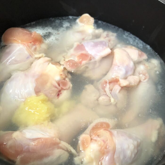 ③手羽元を入れて煮れば完成!