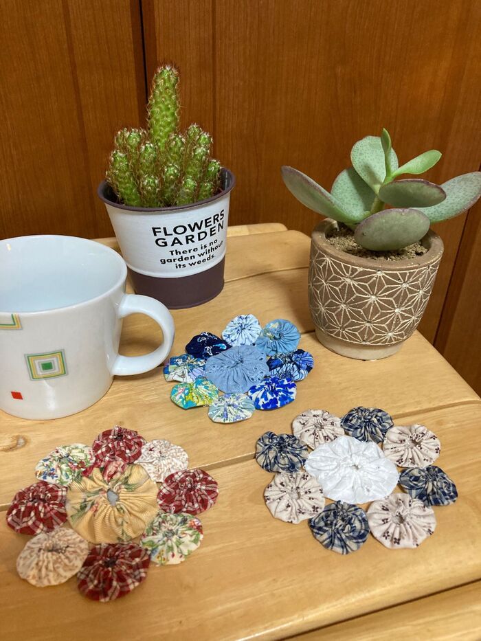 ハギレが活躍! ヨーヨーキルトのカントリー風コースター!