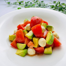 【1週間トマトレシピ】④トマト&アボカドのフレンチサラダ