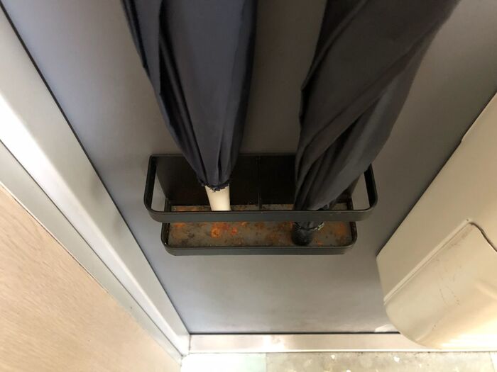 受け皿がだいぶ汚い!