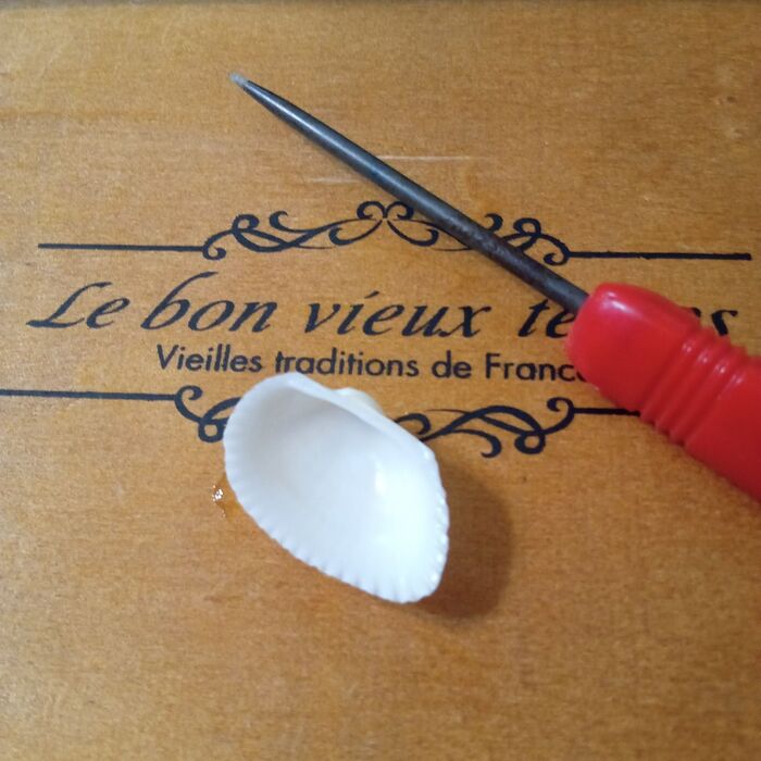 海岸に穴を開けます