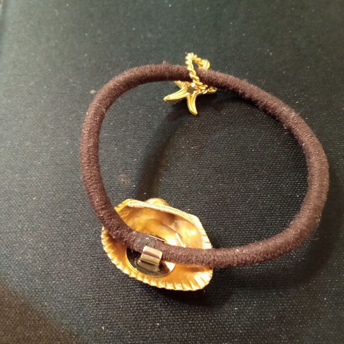 ゴムにつけてしまいます