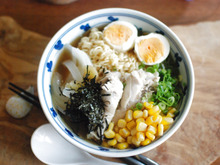 ♪鶏手羽元の出汁スープ味噌ラーメン♪