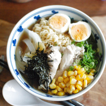♪鶏手羽元の出汁スープ味噌ラーメン♪