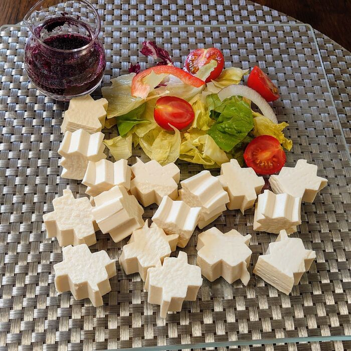野菜と共に盛り付けて
