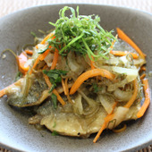 海藻でミネラル補給~きざみ昆布と鯵のマリネ~