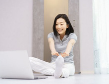 【保存版】ラクなのに効果ハンパない!スリム体型を作る簡単ストレッチ法【ヨガインストラクター監修】