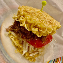 激安!ラーメンバンズでピリ辛坦々バーガー