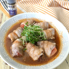 【レンチンで4分!巻くだけ簡単】肉巻きトマトのピリ辛うま味だれ