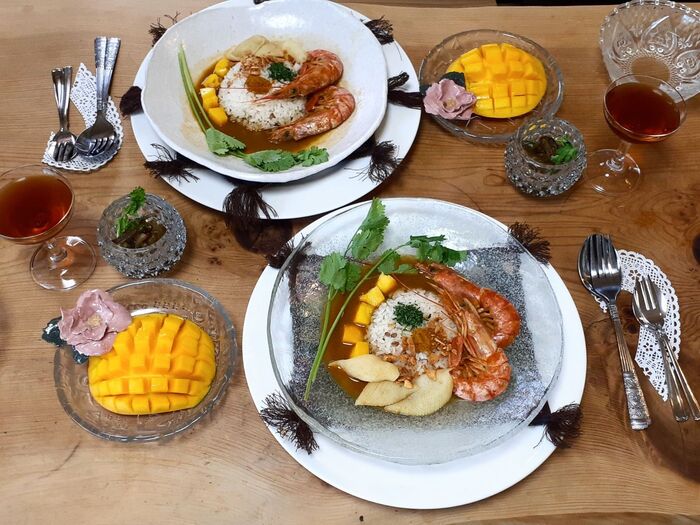 マンゴー!ジャワティとジャワカレー!エビとパクチーのビスクのスパイシージャワ風カレー!