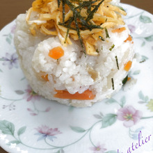 家にある物で作るちらし寿司。少しでも華やかに⭐︎