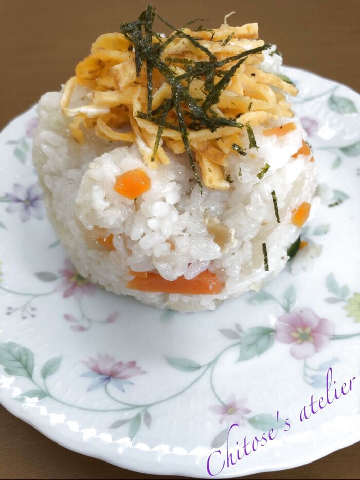家にある物で作るちらし寿司。少しでも華やかに⭐︎