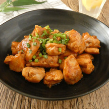 鶏肉のにんにくケチャポン炒め