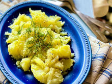 ハマる美味しさ♡食べ方も作りかたも、劇的シンプルなポテトサラダ!