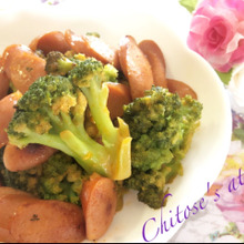 ブロッコリーとウインナーのオーロラソース炒め⭐︎