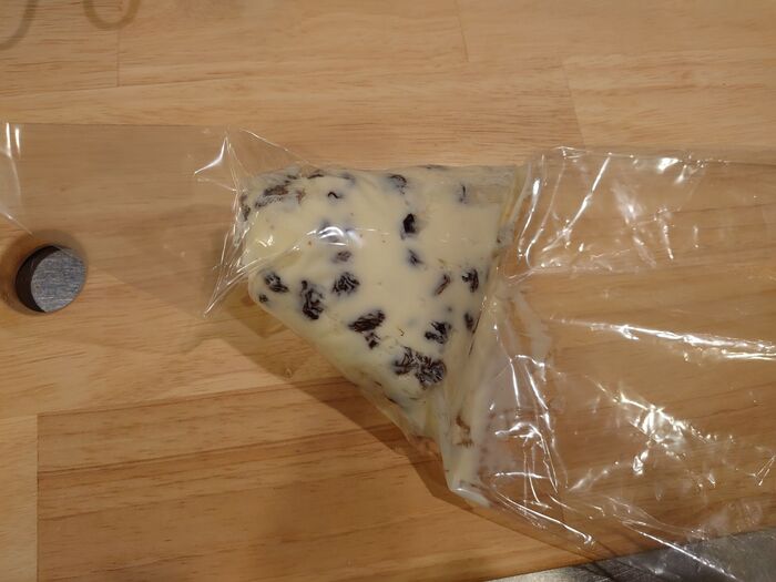 絞り袋に入れた物を