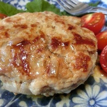 マヨで下味☆ 豚切り落とし肉でジューシーハンバーグ