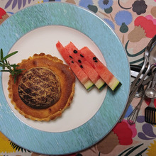 🍑🍑 桃のタルト、寄り添うスリカちゃん 🍑🍑