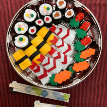 使い古したタオルリメイク、貼るだけお寿司ままごと!