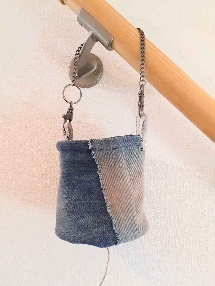 ジーンズリメイク!(その7)  長方形1枚で麻紐ホルダー!麻紐を下から引き出せ、ハサミも収納!