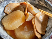 出汁は使わない!「黒はんぺん」から美味しい出汁が…「おでん」