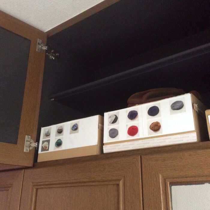 使用しない季節外れの帽子は箱に入れて