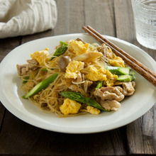 豚肉とふんわり卵の春雨炒め