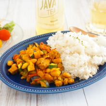 JAVATEAといただく夏野菜と大豆のヘルシーカレー