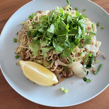 おうちで手軽にタイ料理!マルちゃんの焼きそばアレンジ