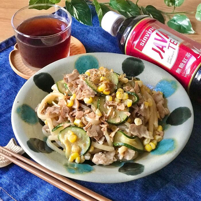 スタミナ満点!夏野菜とにんにく醤油の焼きうどん