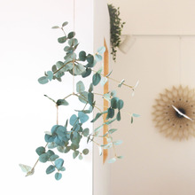 100均フェイクグリーンをモビールにアレンジ*簡単飾り方