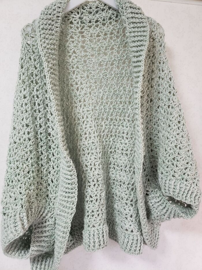 ダイソー新作秋冬毛糸で編む!くすみカラーのコクーンカーディ