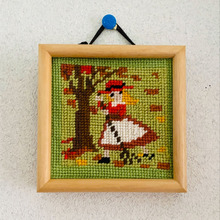 秋の落ち葉掃除の刺繍