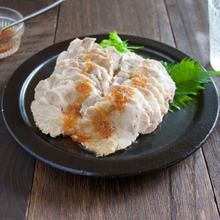 塩だけなのにしっとり!ゆで塩豚