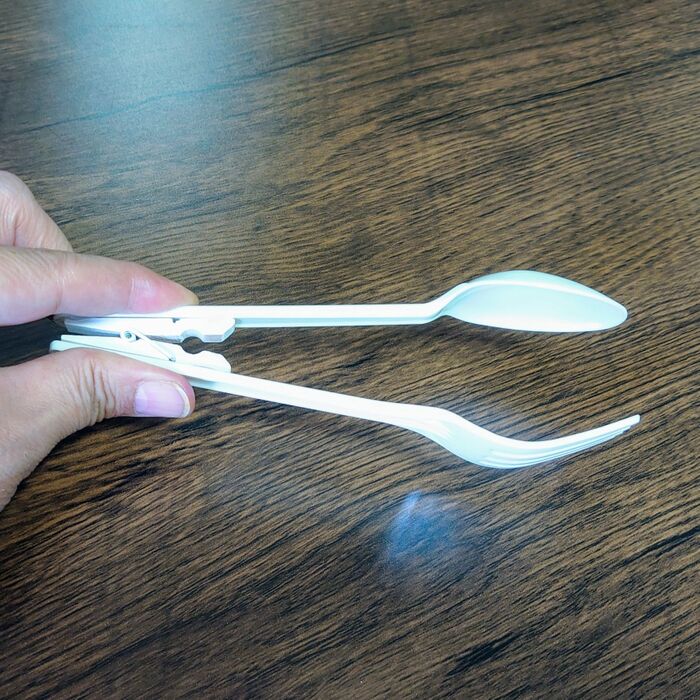 例えばジャガイモの皮むきとか?熱々の物を押さえたり?