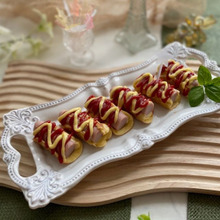 ホットケーキミックスで魚肉ソーセージのホットドック風