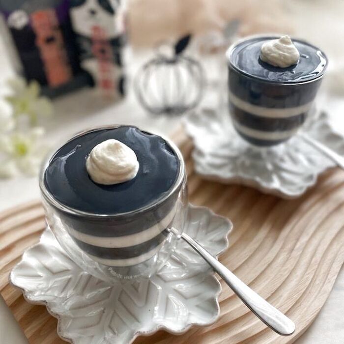 ハロウィンにも!カルディのパンダ杏仁豆腐でモノトーンスイーツ