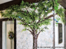 段ボールで巨大ツリー♪グリーンを横使いすれば部屋がワイドに♡