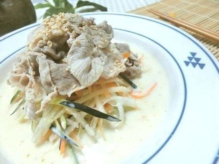 白だしで簡単☆ 豚しゃぶのせ♪ とろ~り豆乳ベジヌードル