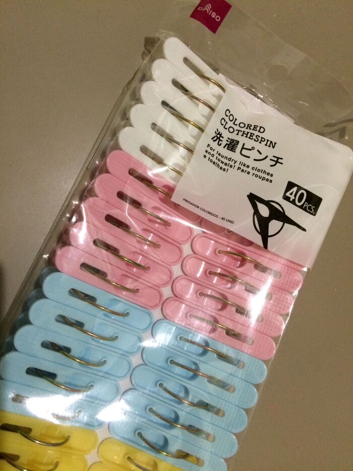 好きな色の洗濯ばさみを選んでもらう