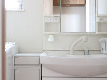 洗面所の子どもの踏み台、邪魔じゃない?セリアでスッキリ広く&掃除もしやすくなりますよ♪