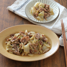白菜をたっぷり食べられる!ご飯がすすむ豚バラ肉と白菜のうま煮