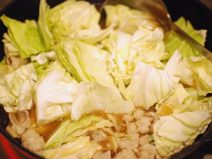 大きめの鍋か土鍋で作ると◎です