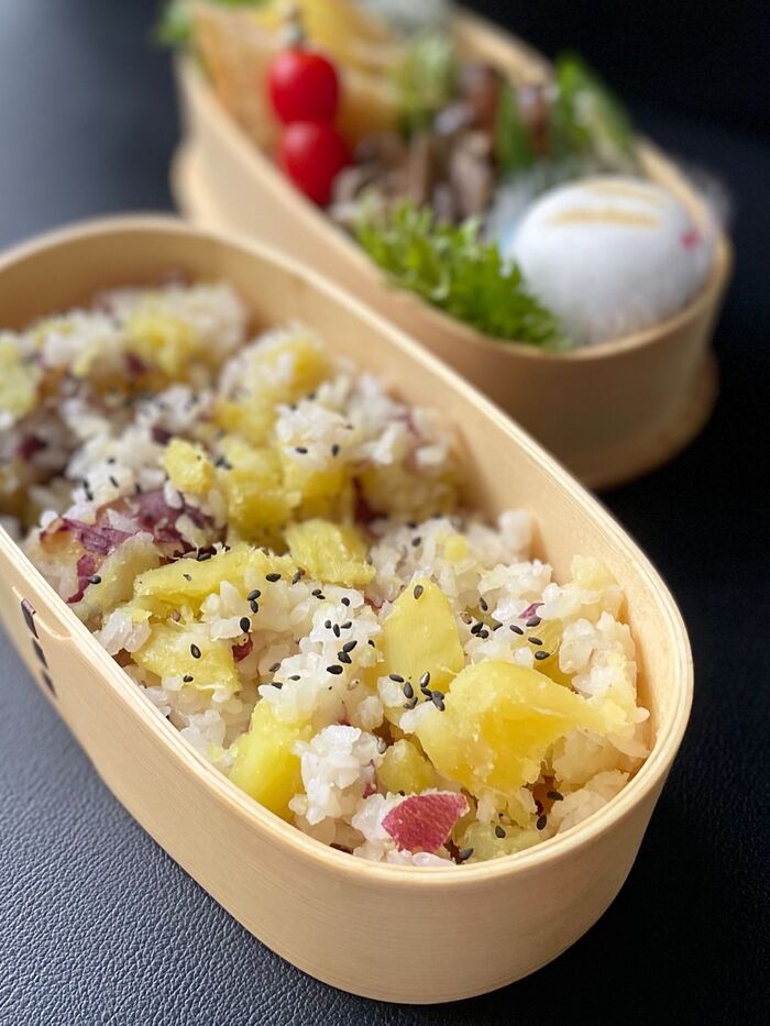 我が家の定番☆ほくほくサツマイモご飯で秋のお弁当