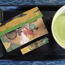 包装紙を「懐紙入れ」「楊枝入れ」にリメイク