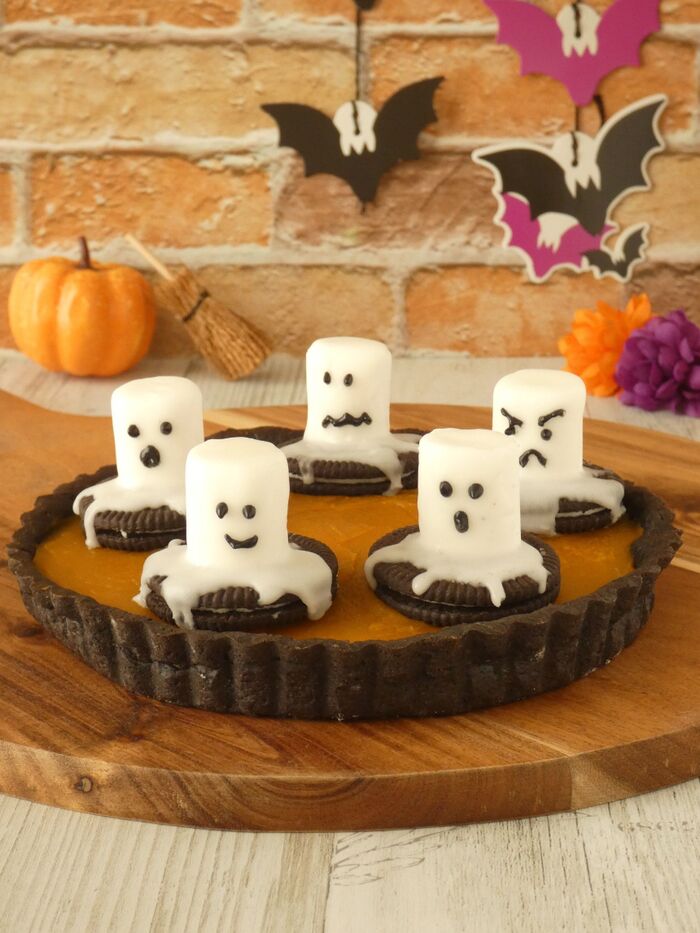 いたずらシーツのマシュマロおばけいっぱい~かぼちゃタルト