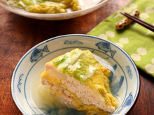 フライパンで重ねて煮るだけ♡鶏ひき肉と白菜のミルフィーユ仕立て